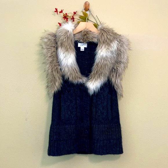 Cable Knit Vest Cabincore Wool Blend Faux Fur Trim Charcoal - Picture 5 of 16